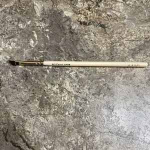 ZOEVA 317 Wing Liner Screen Queen Makeup Brush‎